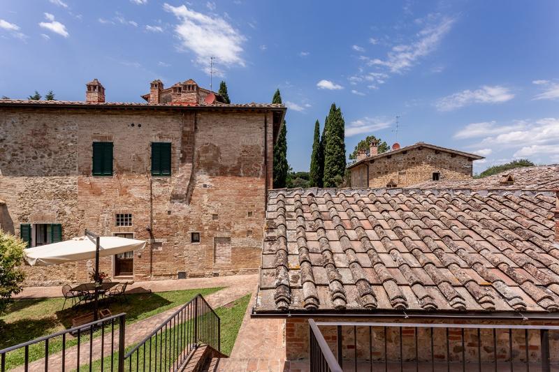 Il Borgo Di Terrensano Aparthotel Siena Exterior foto
